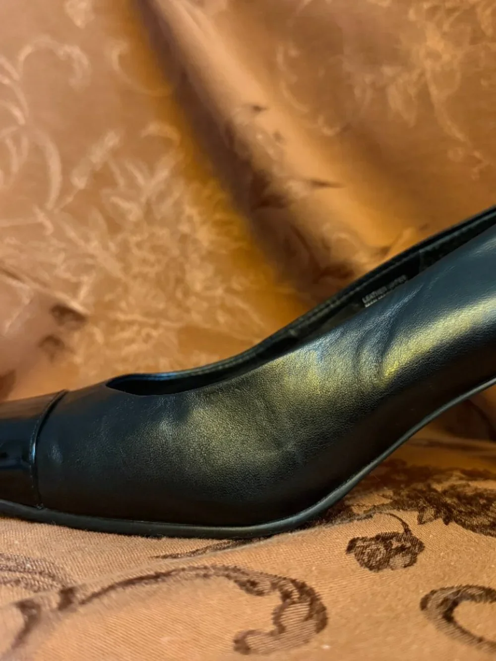 Vintage Etienne Aigner Black Veni Leather Pumps Sz 8